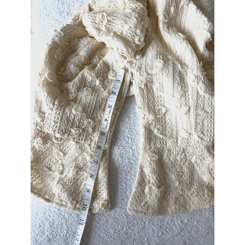 ASTR the Label Cherian Floral Appliqué Lace Top peplum Cream Fairy coquette Sz-S